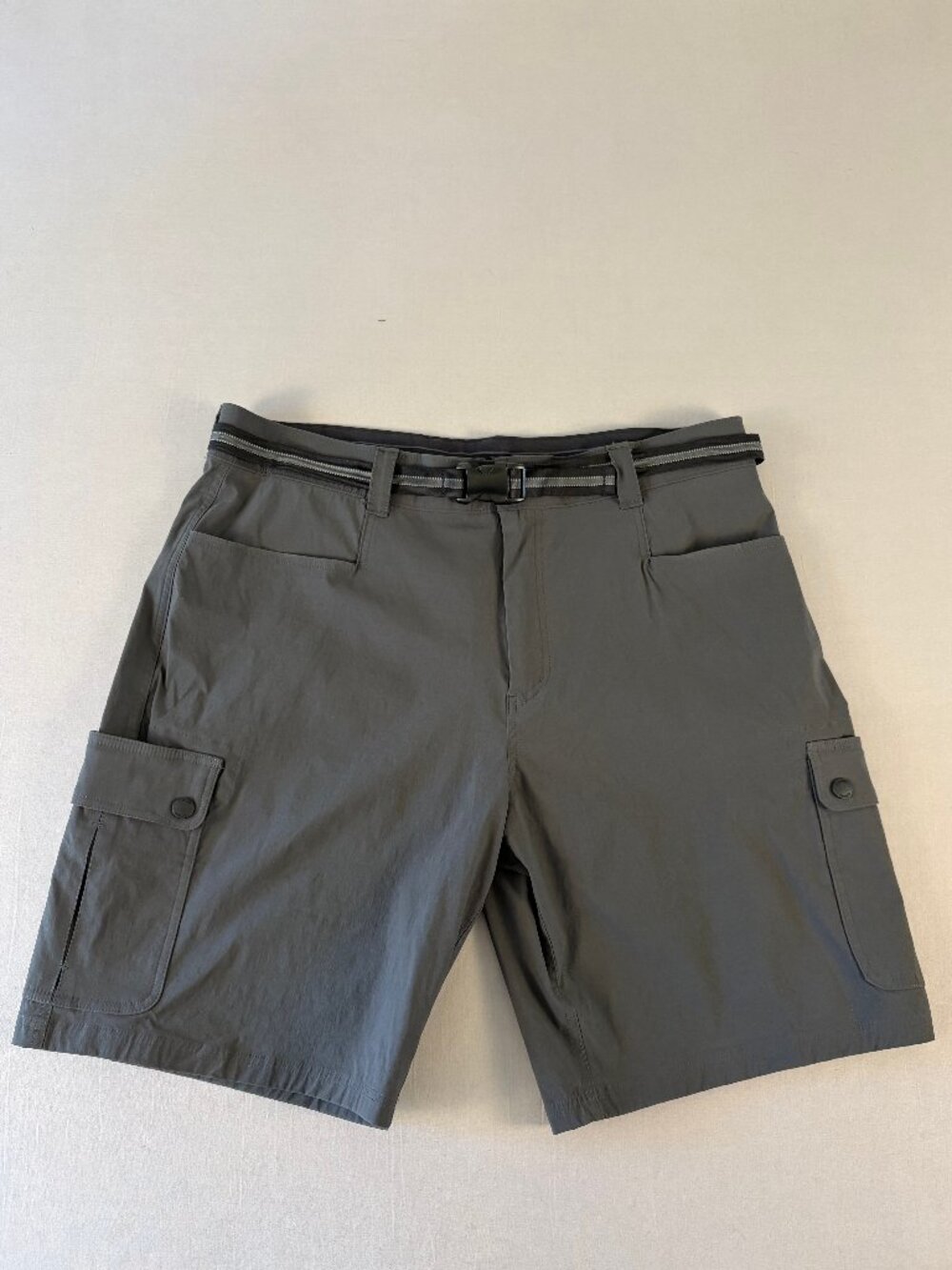 Orvis Voyager Stretch Cargo Shorts Gray Travel Performance Size 38